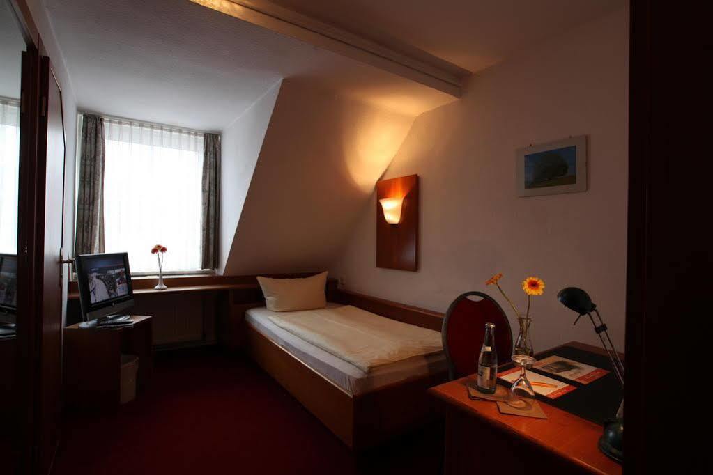 Hotel Garni Harzer Hof Osterode am Harz Exterior foto
